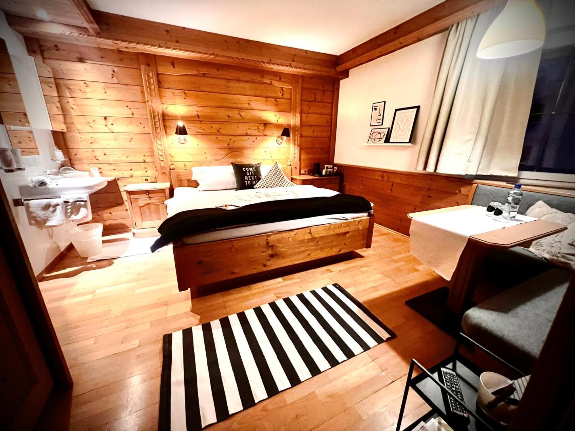 Haus Tirolerland Hotel Oetz Ngoại thất bức ảnh